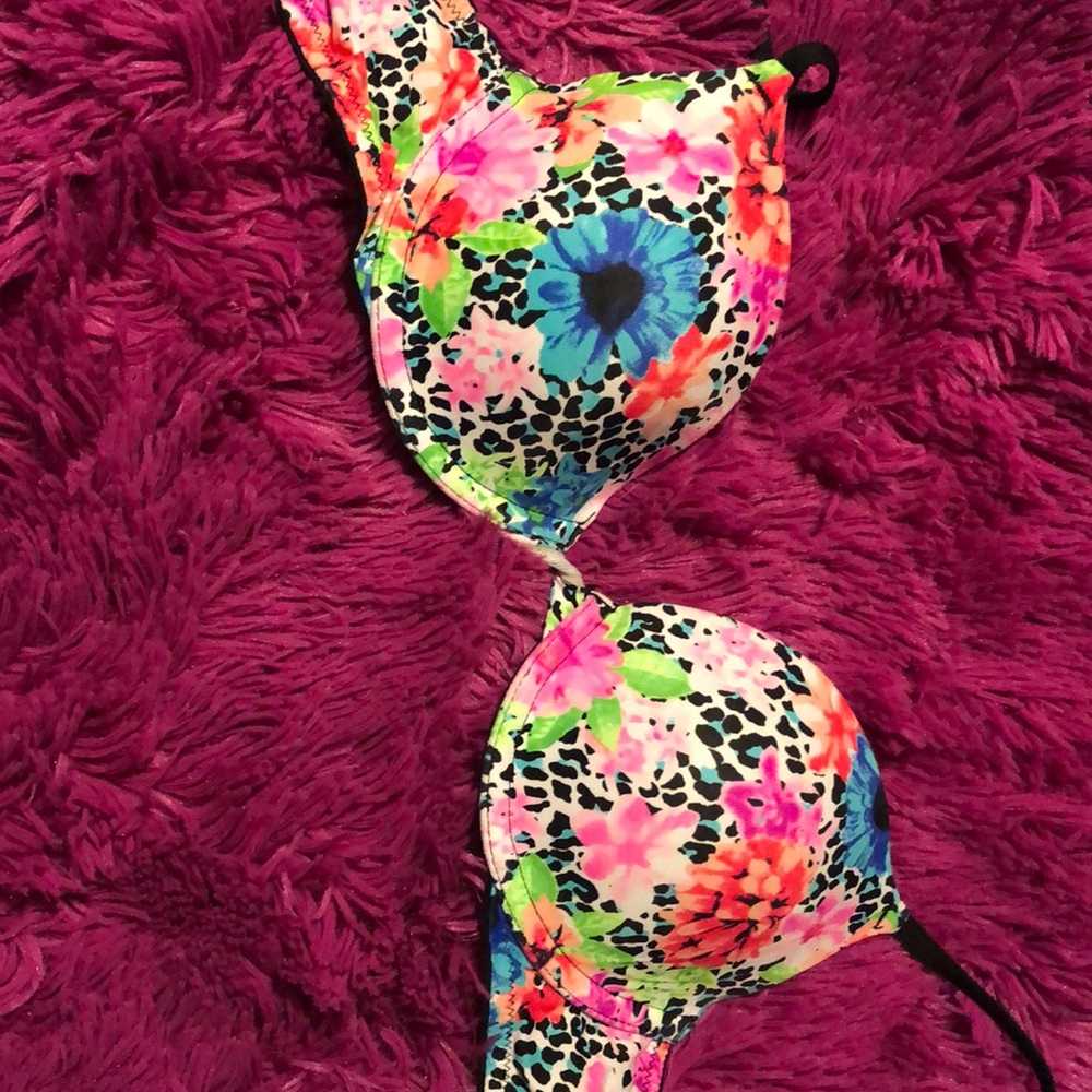 Victoria Secret Bra 32B